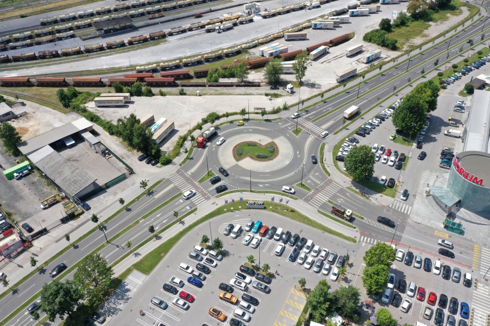 Rekonstrukcija Letali&scaron;ke ceste med križi&scaron;čem pri Emporiumu in Bratislavsko cesto