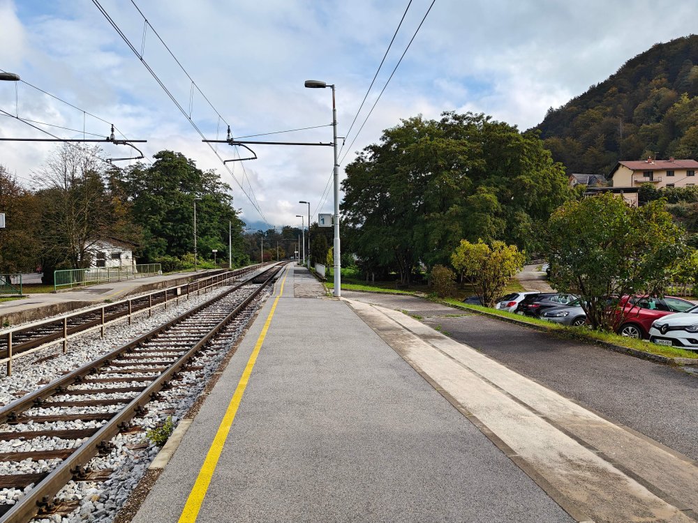 Celovita protihrupna za&scaron;čita ob železni&scaron;ki progi v občini Litija